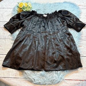 Vertigo Paris Pleated Short Sleeve Black Blouse sz S
